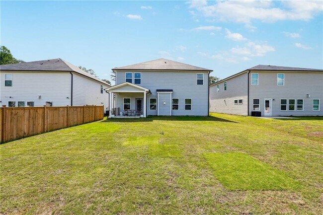 Building Photo - 446 Ravine Dr