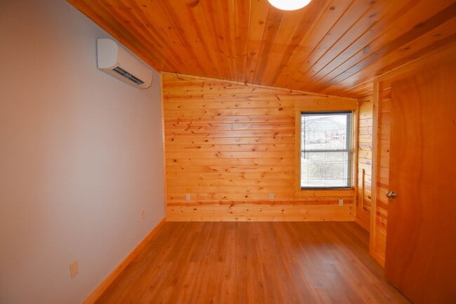 Building Photo - RTSA25-27