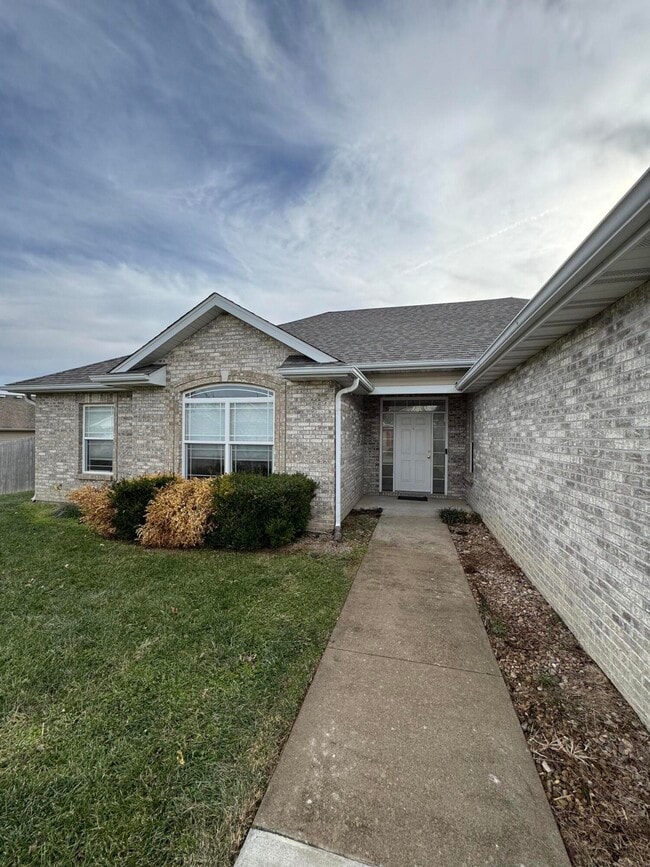 Building Photo - 5006 Craydon Dr