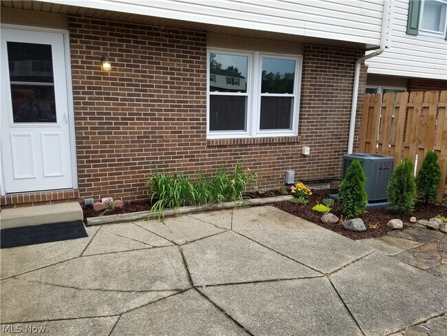 Building Photo - 1807 Higby Dr