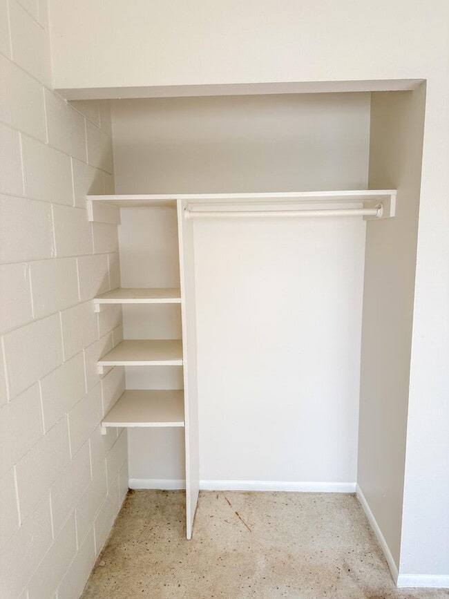 Building Photo - 2506 Ave F