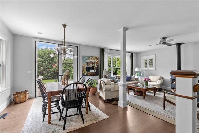 Building Photo - 132 Ruggles Ave