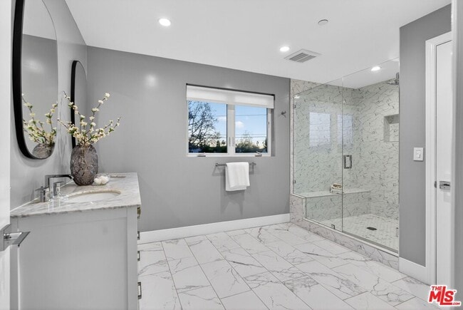 Building Photo - 9036 W 24th St