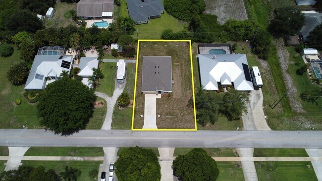 Building Photo - 107 Pelican Island Pl