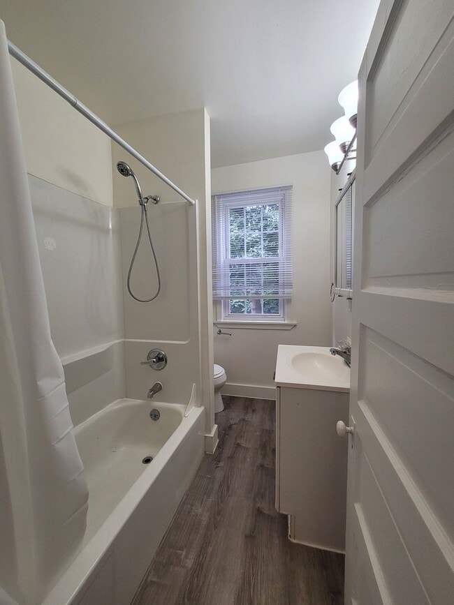 Building Photo - Dormont - 3 Bedroom Home