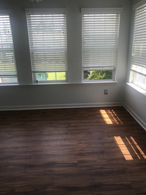 Building Photo - 8562 Hopkins Cir