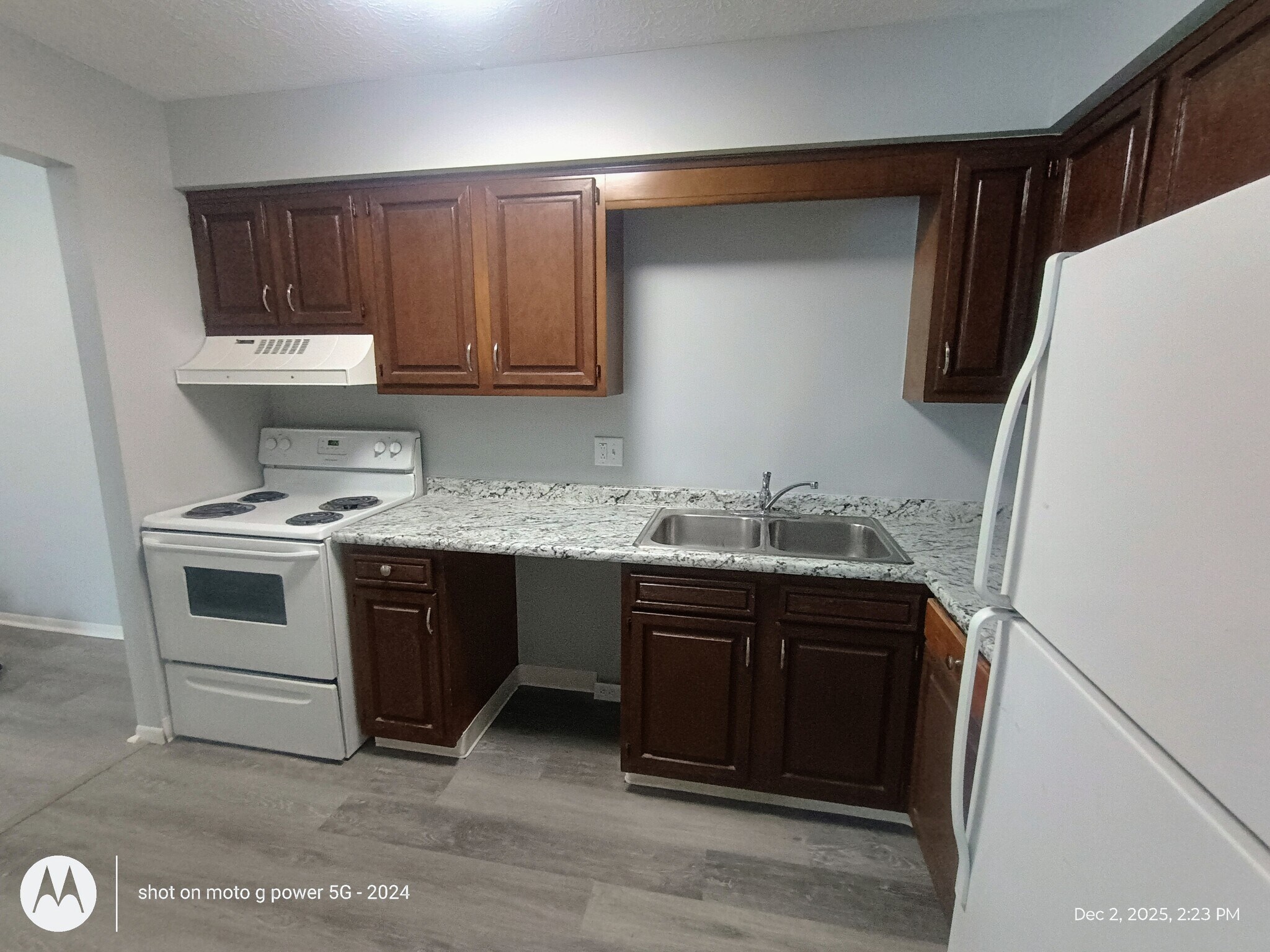 Kitchen cabinets - 5240 Emil Ave SW