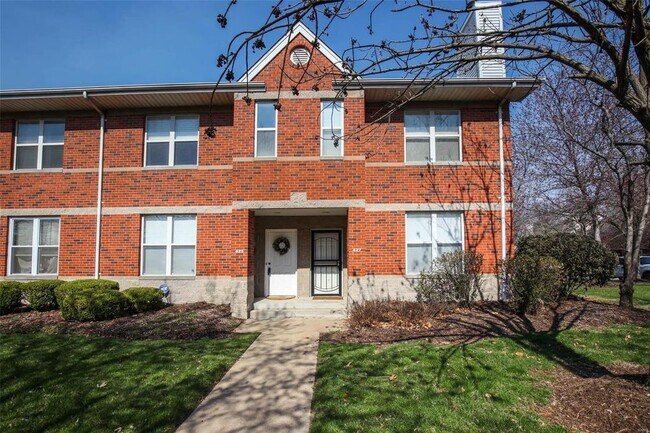 Primary Photo - 425 N Sarah St