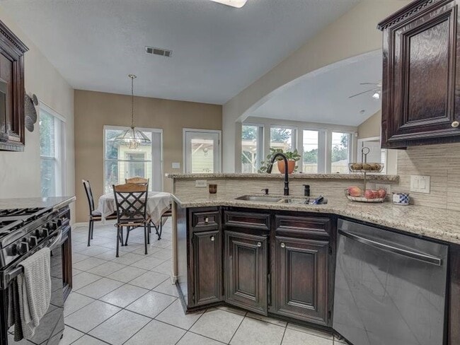 Building Photo - 8422 Tavenor Ln
