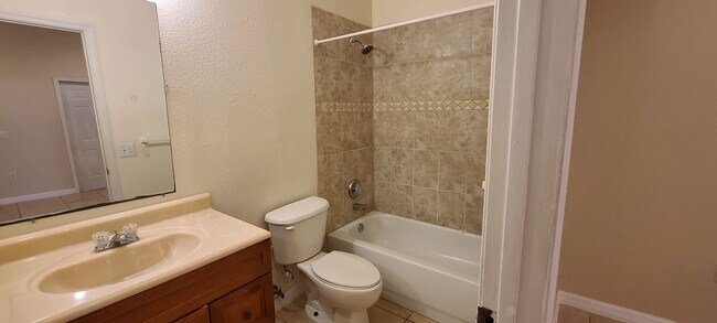 Building Photo - Barrant 405