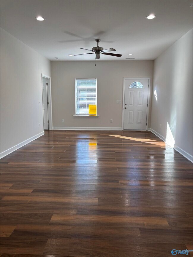 Building Photo - 16574 Jamilynn Dr