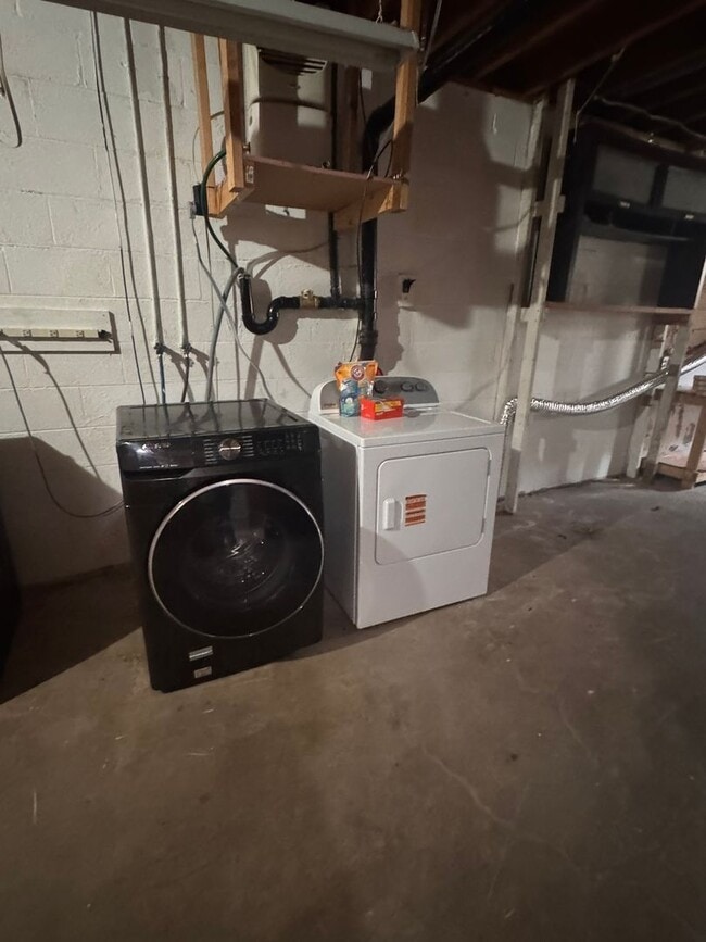 Building Photo - Newly Renovated 3bed/1.5bath