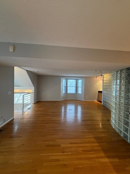 Building Photo - 1091 Harrison Ave