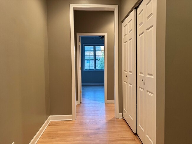Building Photo - 1522 Stonegate Manor