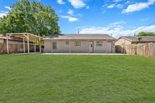 Building Photo - 3209 Chestershire Dr
