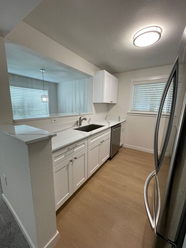 Building Photo - Updated 3-Bedroom Home in Bluegrass Commun...