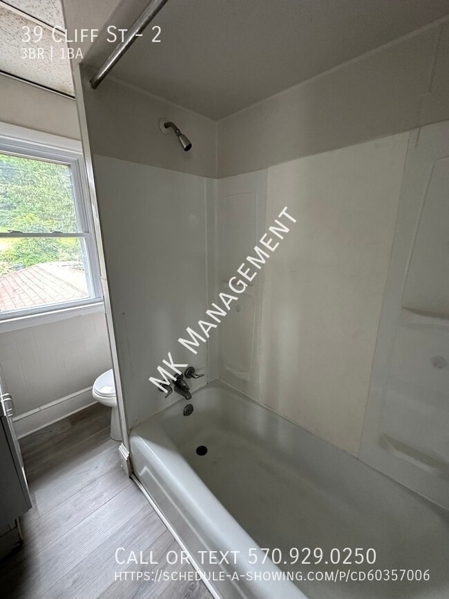 Building Photo - 39 Cliff St