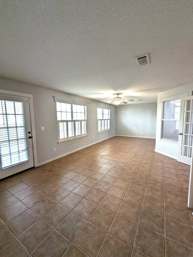 Building Photo - 1822 Brooke Beach Dr