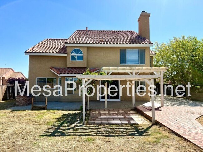 Building Photo - 12530 High Desert Rd