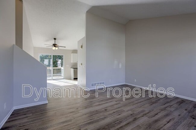 Building Photo - 17821 Lillian St