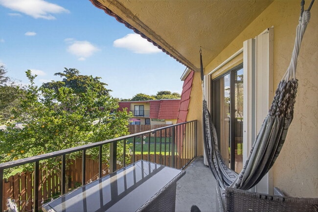 Building Photo - 8164 Thames Blvd