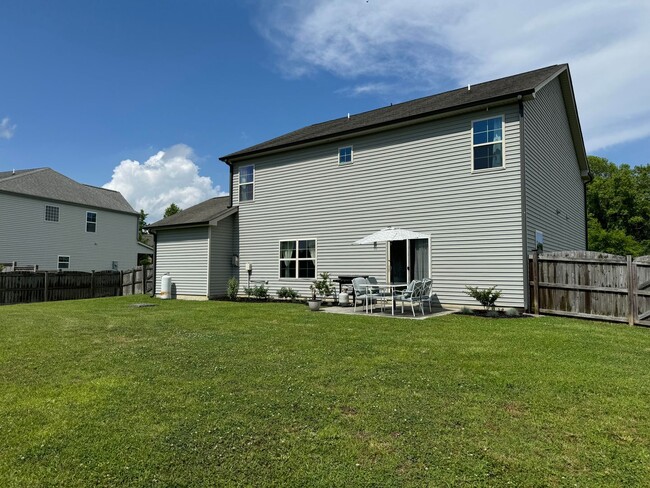 Building Photo - Beautiful home in great neighborhood!