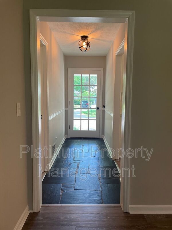 Building Photo - 224 Cold Creek Dr