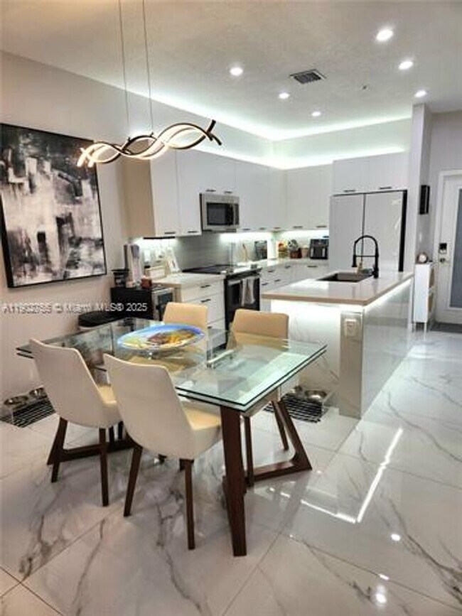 Building Photo - 8363 NW 41st St