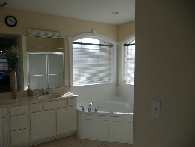 Building Photo - 5105 Forum Blvd