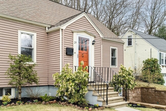 Building Photo - 24 Ledgelawn Ave