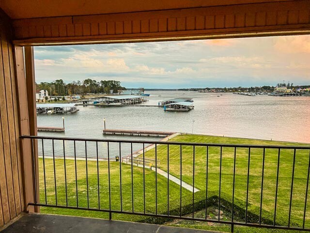 Building Photo - 15575 Marina Dr