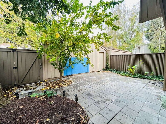 Building Photo - 134 Hartnell Pl