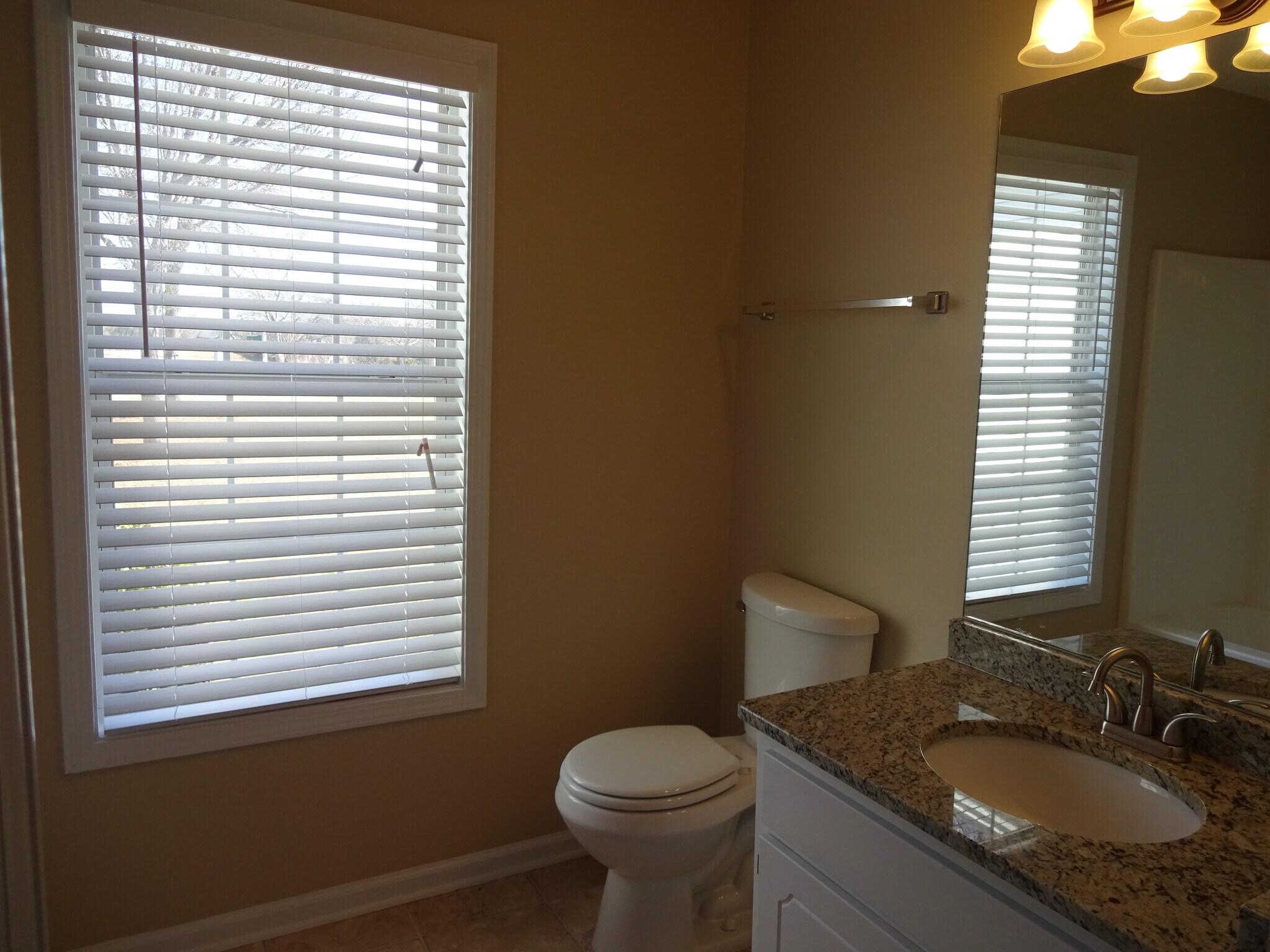 Building Photo - 304 High Point Pl