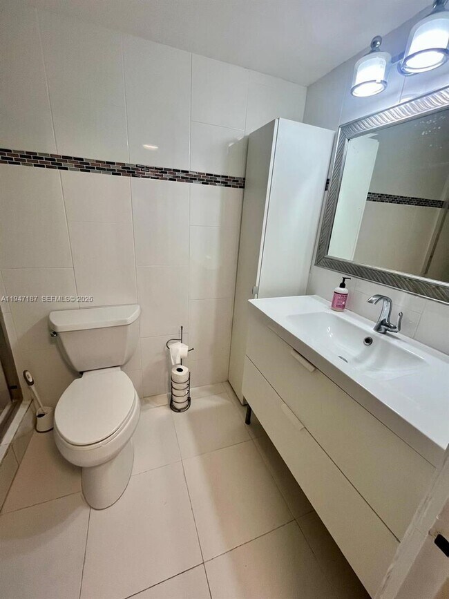 Building Photo - 251 174th St