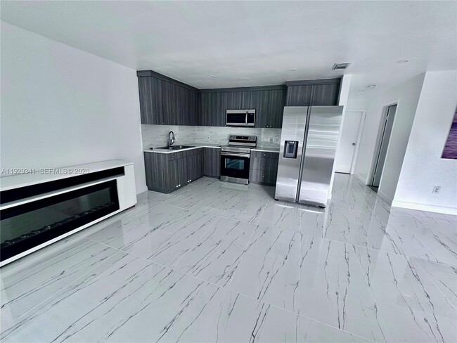 Building Photo - 15720 NW 44th Ct