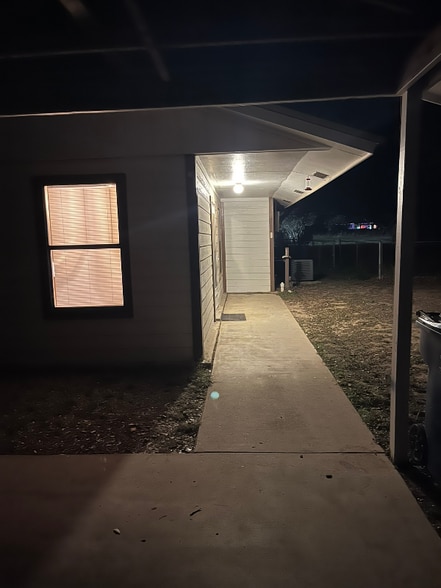 Building Photo - 1005 Commerce St