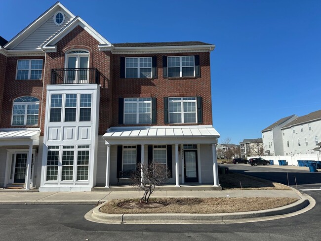 Primary Photo - Lovely 4 bedroom townhome in Villages of F...