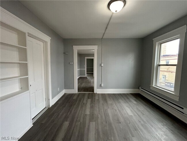 Building Photo - 3512 Henritze Ave