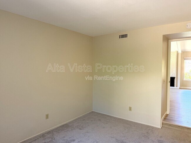 Building Photo - 12480 Escala Ln
