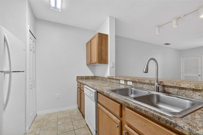 Building Photo - 5550 E Michigan St