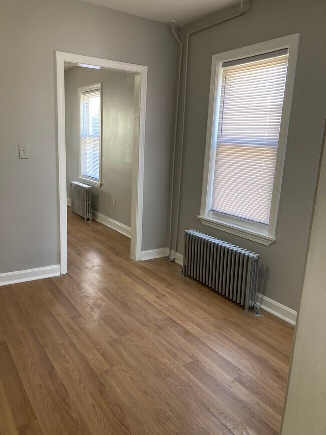 Dinning/Office - 60 Division St