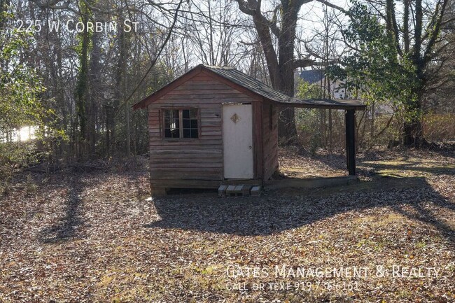 Building Photo - Charming, Updated, Historic Hillsborough Home