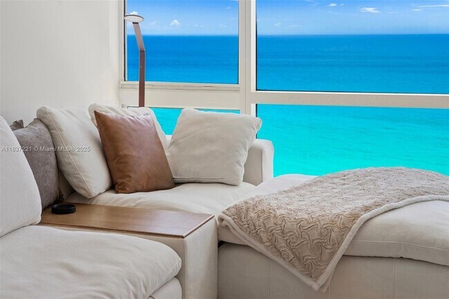 Building Photo - 6801 Collins Ave