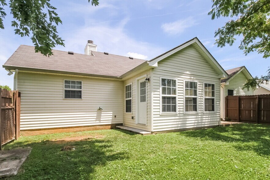 Building Photo - 1231 Azure Way