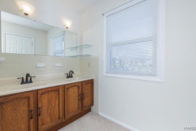 Building Photo - 77 Atwater Dr