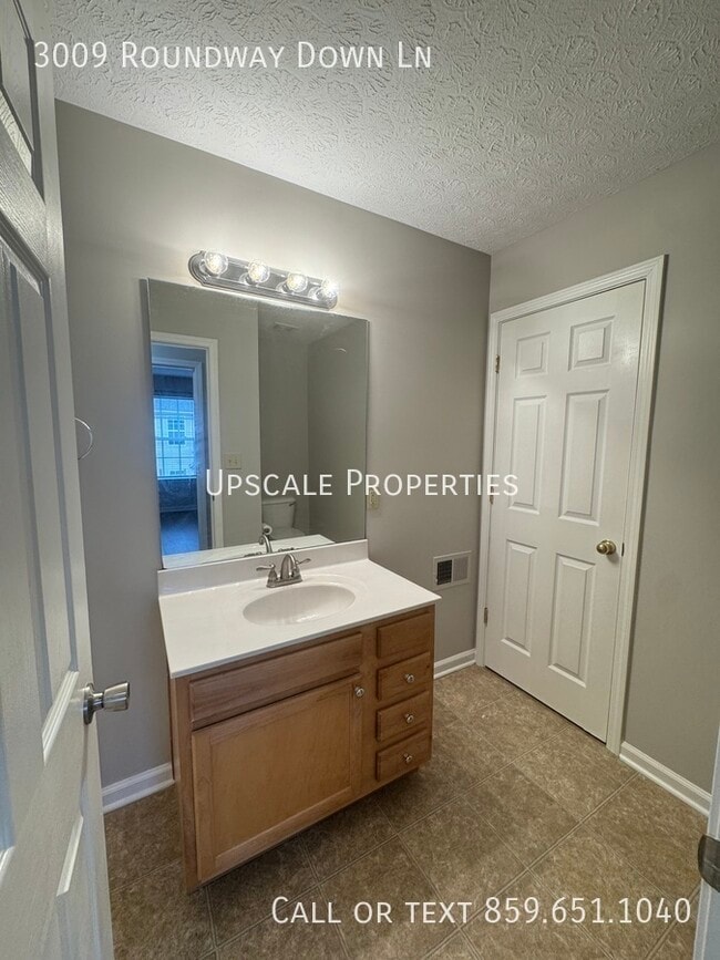 Building Photo - 3009 Roundway Down Ln