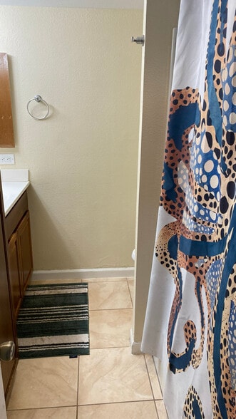 Building Photo - 423 Colorado Ave