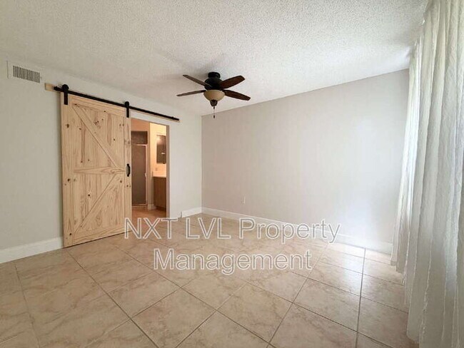 Building Photo - 12560 Equestrian Cir