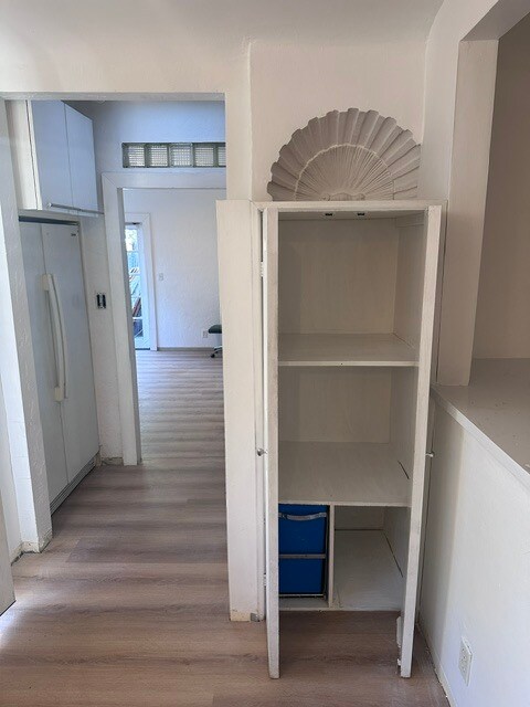 (deep pantry space) - 6107 Saturn St