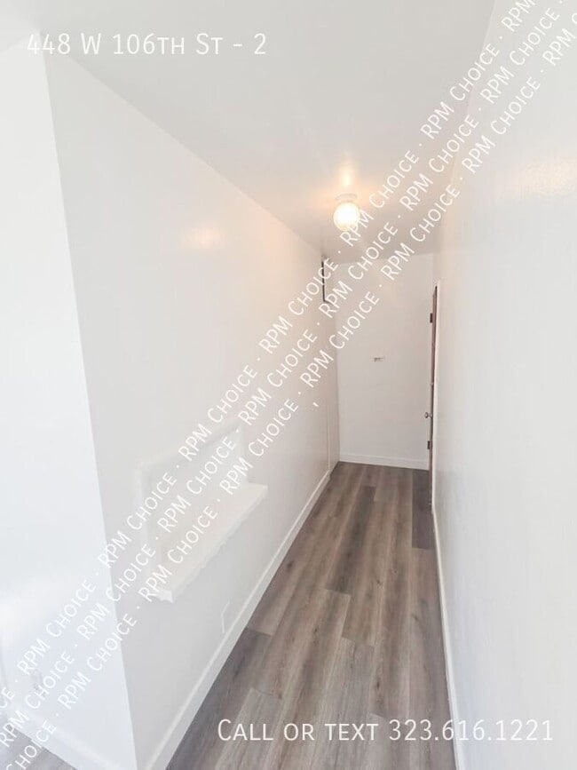 Building Photo - 448 W 106th St